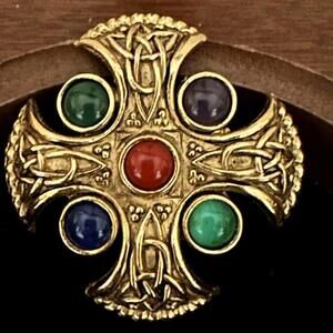 Vintage SoLoor 1960's gold embossed Celtic cross brooch with 5 bead detail
